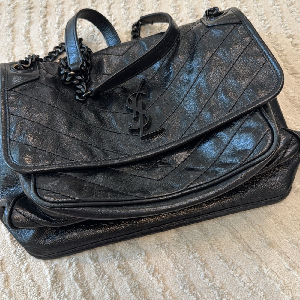 Yves Saint Laurent Niki medium Black on black lambskin Shoulder Bag - Picture 16 of 17
